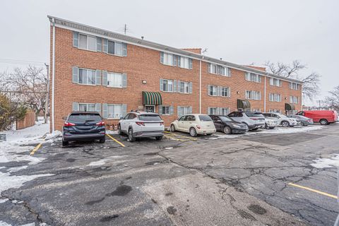 Tiny photo for 10347 Dearlove Road #302, Glenview, IL 60025 (MLS # 12529028)