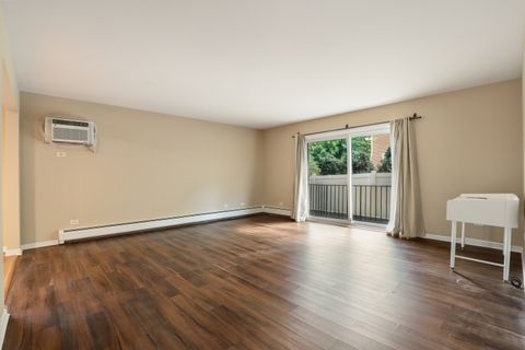 Tiny photo for 505 Kenilworth Avenue #4, Glen Ellyn, IL 60137 (MLS # 12490859)