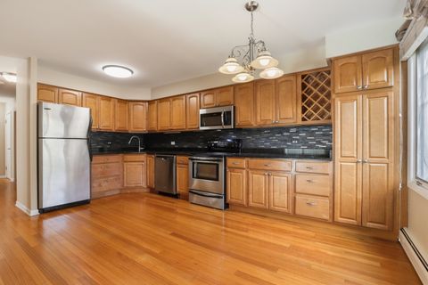 Tiny photo for 505 Kenilworth Avenue #4, Glen Ellyn, IL 60137 (MLS # 12490859)