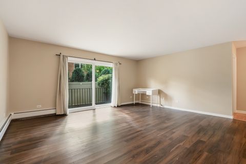 Tiny photo for 505 Kenilworth Avenue #4, Glen Ellyn, IL 60137 (MLS # 12490859)