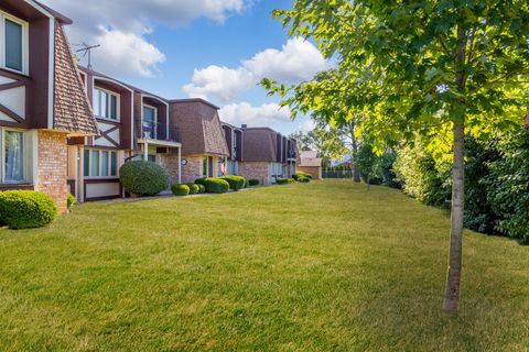 Tiny photo for 5715 PARK Place #K1, Crestwood, IL 60418 (MLS # 12470263)