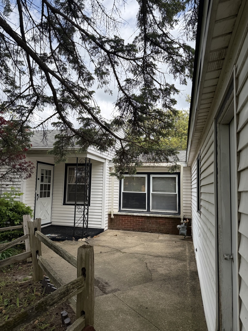 2671 E Lincoln Highway