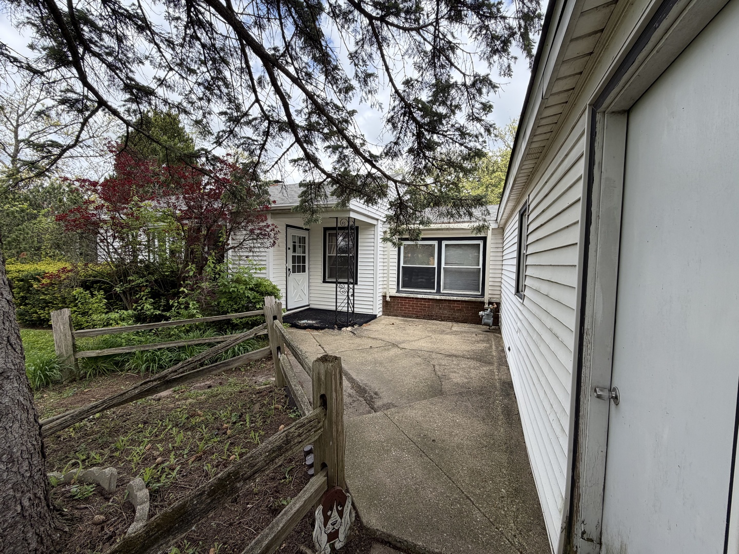 2671 E Lincoln Highway