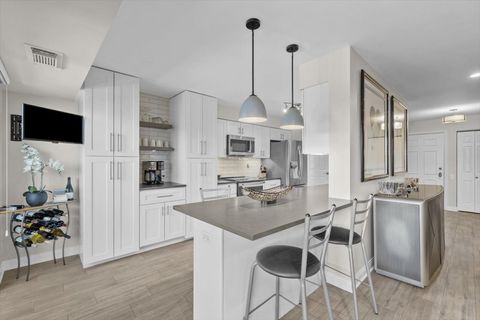 Tiny photo for 3741 Mission Hills Road #410, Northbrook, IL 60062 (MLS # 12554143)