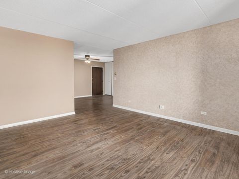 Tiny photo for 11 W GREEN Street #705, Bensenville, IL 60106 (MLS # 12456963)