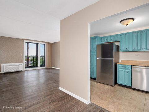 Tiny photo for 11 W GREEN Street #705, Bensenville, IL 60106 (MLS # 12456963)