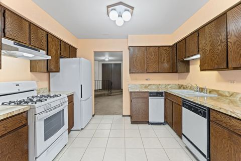 Tiny photo for 9752 Mill Drive E #E2, Palos Park, IL 60464 (MLS # 12584202)