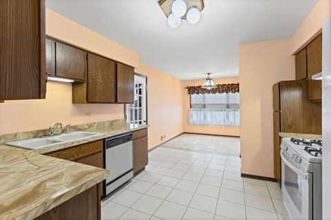 Tiny photo for 9752 Mill Drive E #E2, Palos Park, IL 60464 (MLS # 12584202)