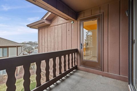 Tiny photo for 9752 Mill Drive E #E2, Palos Park, IL 60464 (MLS # 12584202)