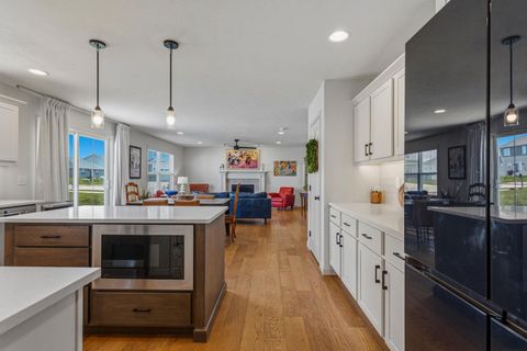 Tiny photo for 718 Cole Lane, Mahomet, IL 61853 (MLS # 12575397)