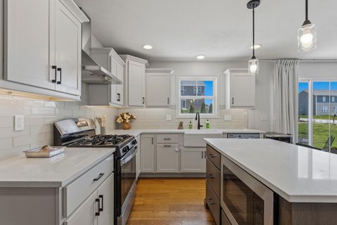 Tiny photo for 718 Cole Lane, Mahomet, IL 61853 (MLS # 12575397)