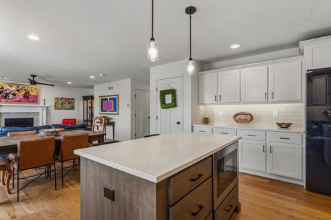 Tiny photo for 718 Cole Lane, Mahomet, IL 61853 (MLS # 12575397)