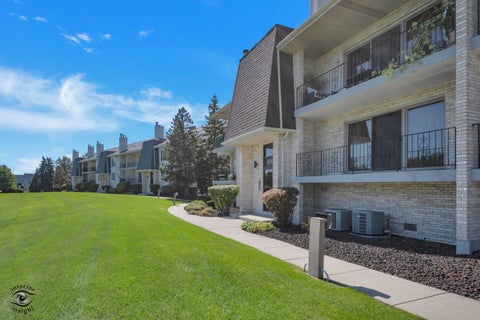 Tiny photo for 15713 Lake Hills Court #1N, Orland Park, IL 60462 (MLS # 12779355)