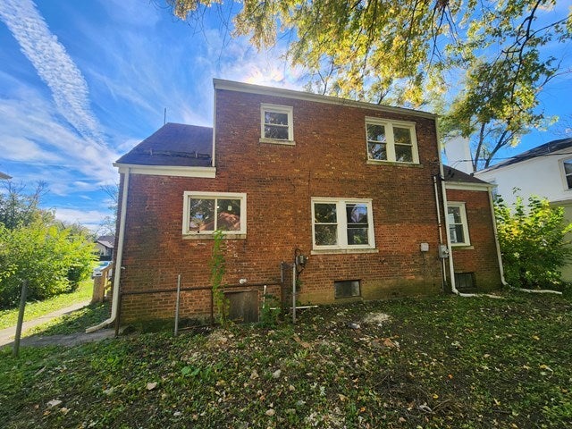 289 W 16th Street