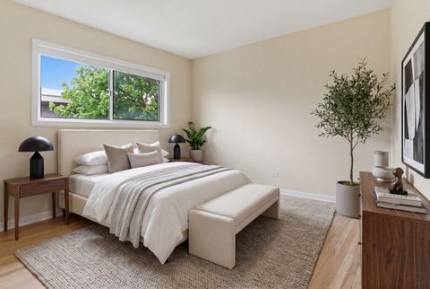 Tiny photo for 614 S Milwaukee Avenue #E, Libertyville, IL 60048 (MLS # 12616262)