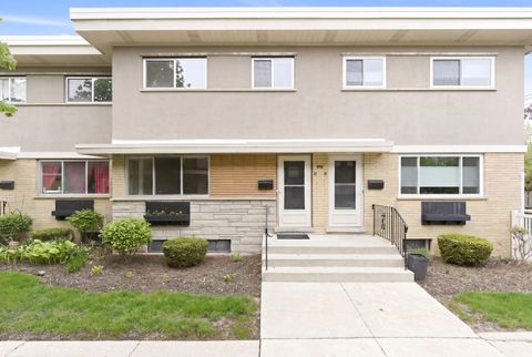 Photo of 614 S Milwaukee Avenue #E, Libertyville, IL 60048 (MLS # 12616262)