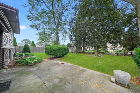 Tiny photo for 8518 Candlelight Drive W, Willow Springs, IL 60480 (MLS # 12427671)