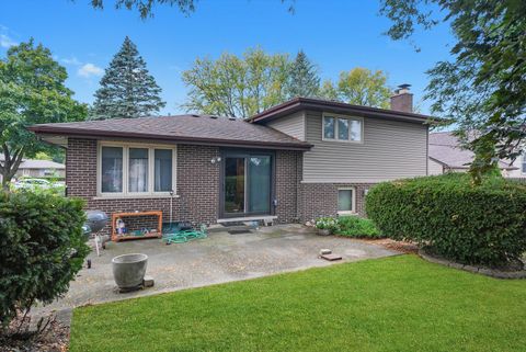 Tiny photo for 8518 Candlelight Drive W, Willow Springs, IL 60480 (MLS # 12427671)