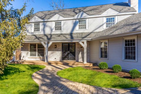 Photo of 21 N Ridge Road, Lake Forest, IL 60045 (MLS # 12647418)