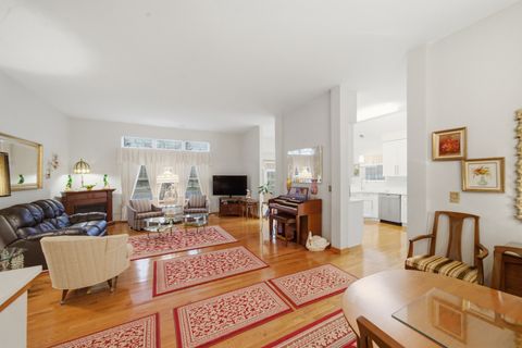 Tiny photo for 490 Beckett Crossing Drive, Mundelein, IL 60060 (MLS # 12570416)