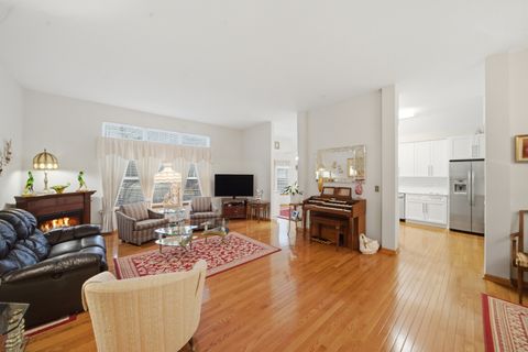 Tiny photo for 490 Beckett Crossing Drive, Mundelein, IL 60060 (MLS # 12570416)