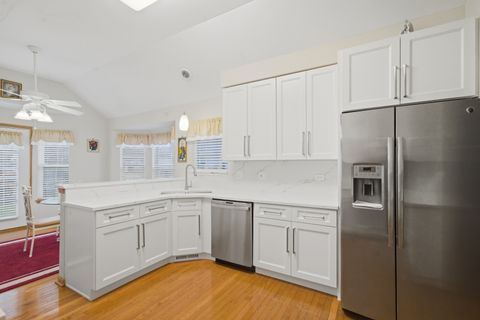 Tiny photo for 490 Beckett Crossing Drive, Mundelein, IL 60060 (MLS # 12570416)