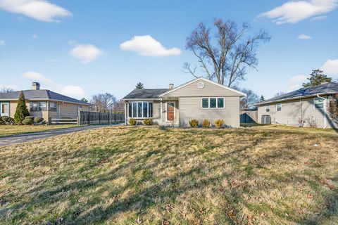 Tiny photo for 2308 Park Street, Rolling Meadows, IL 60008 (MLS # 12596166)