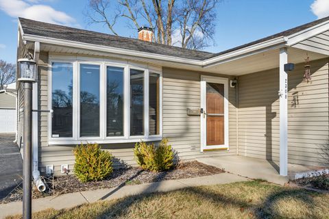 Tiny photo for 2308 Park Street, Rolling Meadows, IL 60008 (MLS # 12596166)