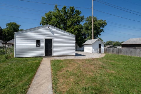 Tiny photo for 1322 N Mason Street, Bloomington, IL 61701 (MLS # 12749181)