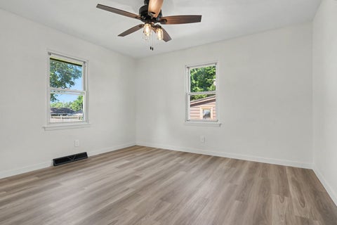 Tiny photo for 1322 N Mason Street, Bloomington, IL 61701 (MLS # 12749181)
