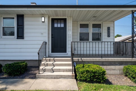 Tiny photo for 1322 N Mason Street, Bloomington, IL 61701 (MLS # 12749181)