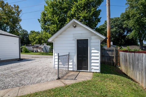 Tiny photo for 1322 N Mason Street, Bloomington, IL 61701 (MLS # 12749181)
