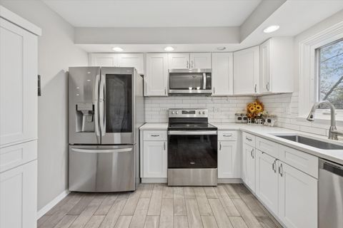 Tiny photo for 10344 S Pulaski Road #304, Oak Lawn, IL 60453 (MLS # 12608457)