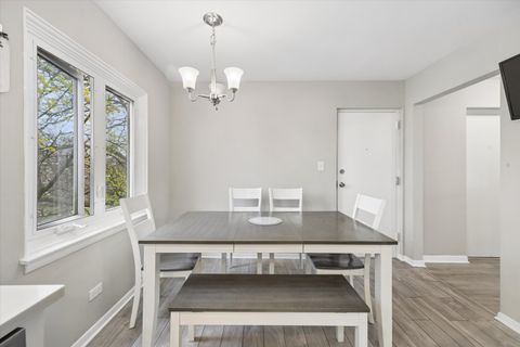 Tiny photo for 10344 S Pulaski Road #304, Oak Lawn, IL 60453 (MLS # 12608457)