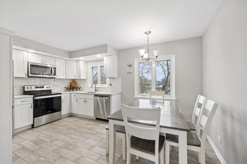 Tiny photo for 10344 S Pulaski Road #304, Oak Lawn, IL 60453 (MLS # 12608457)