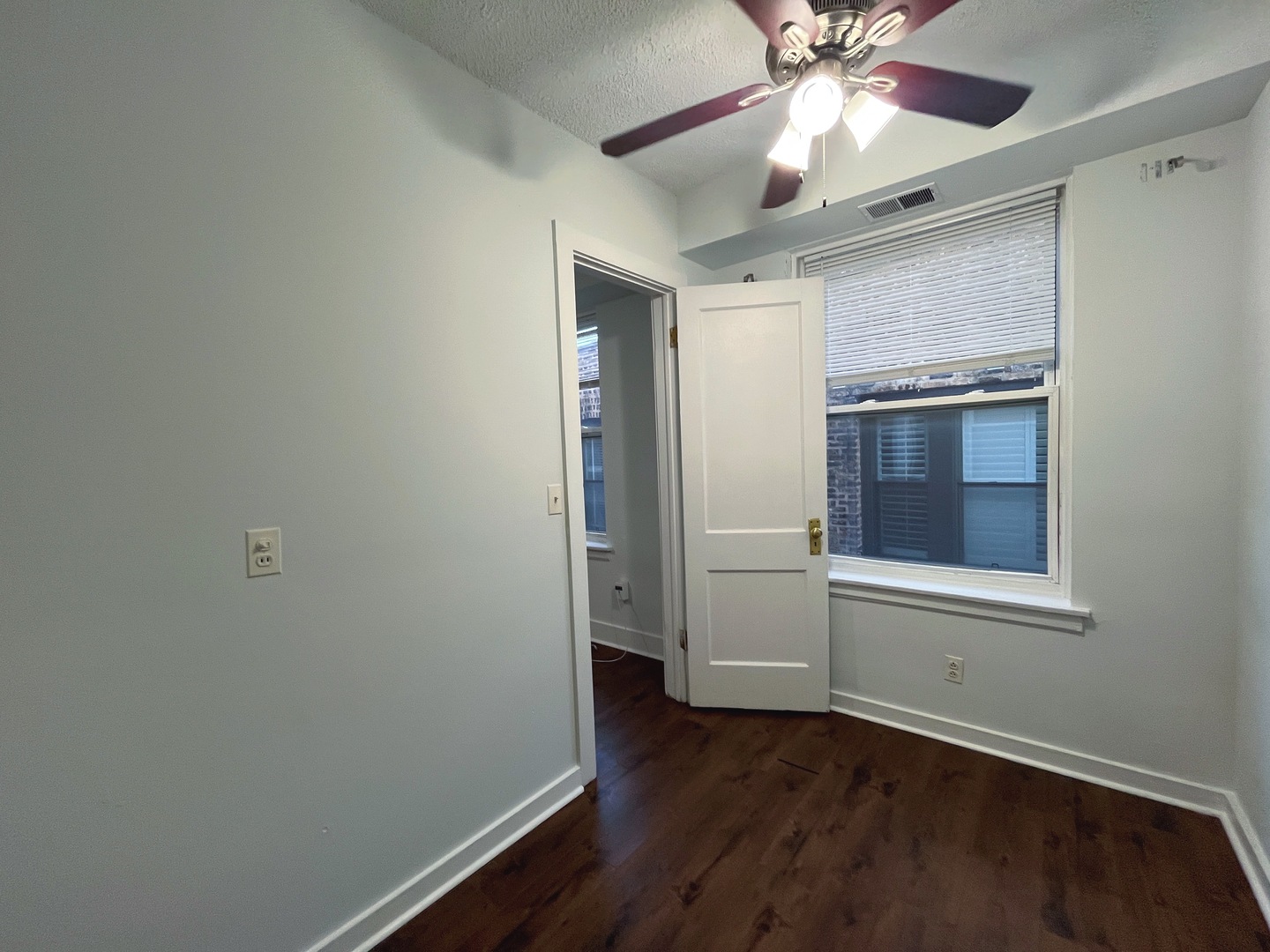 3727 N Pine Grove Avenue 403