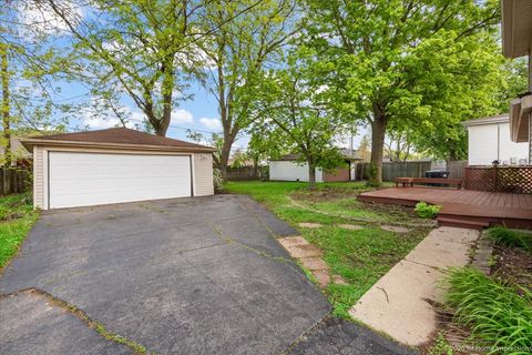 Tiny photo for 17028 Evans Drive, South Holland, IL 60473 (MLS # 12643125)