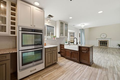 Tiny photo for 348 RICHARD Court, Vernon Hills, IL 60061 (MLS # 12593598)