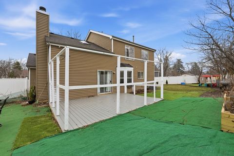 Tiny photo for 348 RICHARD Court, Vernon Hills, IL 60061 (MLS # 12593598)