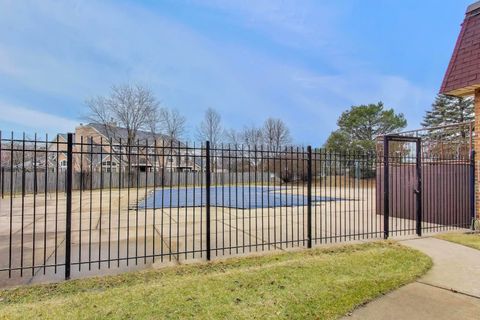 Tiny photo for 2100 Valencia Drive #203-B, Northbrook, IL 60062 (MLS # 12470627)