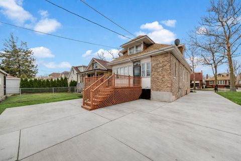 Tiny photo for 7717 S Luella Avenue, Chicago, IL 60649 (MLS # 12545453)