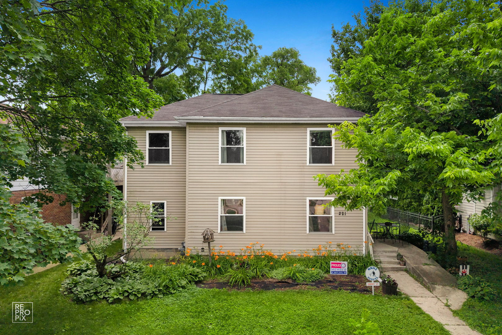 221 N MILL Street
