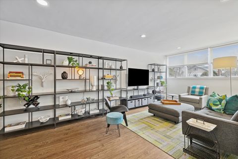 Tiny photo for 2726 Central Street #2D, Evanston, IL 60201 (MLS # 12583319)