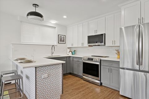 Tiny photo for 2726 Central Street #2D, Evanston, IL 60201 (MLS # 12583319)