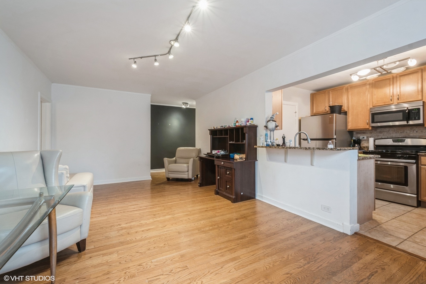 1224 W Chase Avenue 1F