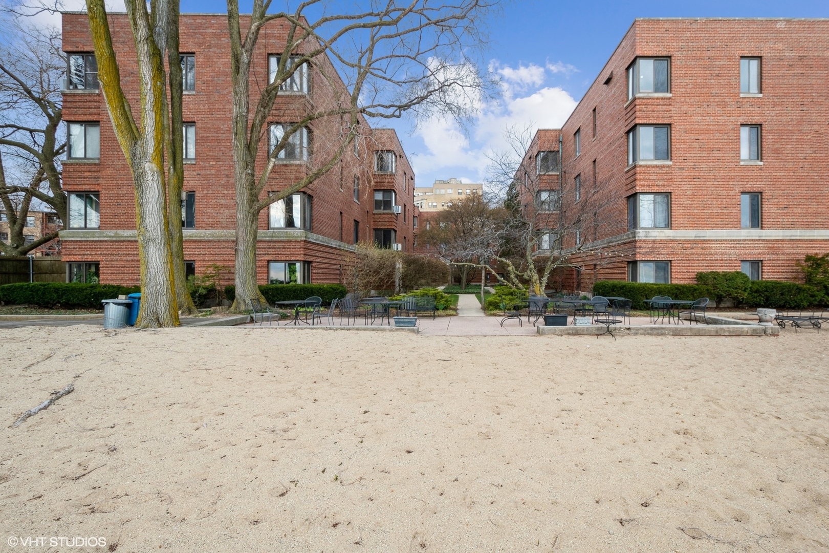 1224 W Chase Avenue 1F