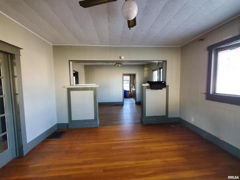 Tiny photo for 724 N Carico Street, Carbondale, IL 62901 (MLS # EB458565)