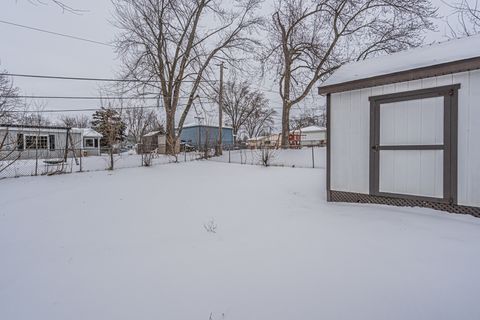 Tiny photo for 605 Tanglewood Drive, Streamwood, IL 60107 (MLS # 12553358)