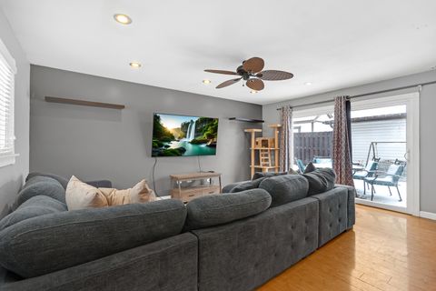 Tiny photo for 605 Tanglewood Drive, Streamwood, IL 60107 (MLS # 12553358)