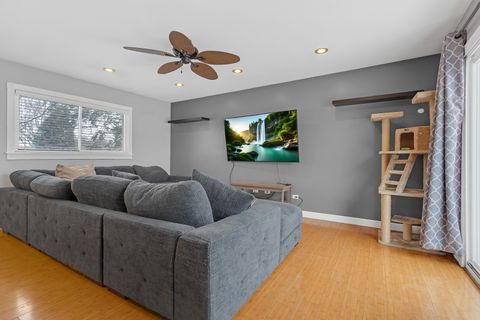 Tiny photo for 605 Tanglewood Drive, Streamwood, IL 60107 (MLS # 12553358)